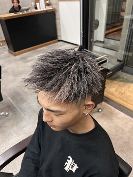 イーラ(era) ホワイトメッシュツイストジェットモヒカンメンズパーマ