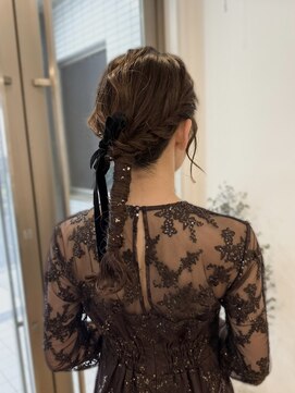 アヴェイル ヒロオ(a'vail Hiroo) ゆるふわ×タイトローポニーヘアアレンジ