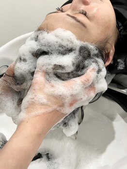 サロンド ベレーザ トータ(salao de beleza tota)の写真/”筋膜リリースヘッドスパ”で極上のケアメニューで頭皮をすっきり！癒しの一時をぜひ・・・☆