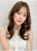 レイヤーカットナチュラルカール艶感オリーブヘア前髪ワンカール
