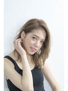 ロッコ(ROCCO) とろみカールで仕上げた旬のレイヤーミディ　[八王子]ROCCO