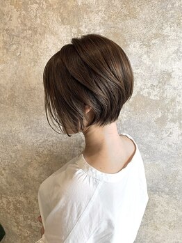 グレロ(G’RELO)の写真/顔周りデザインカットで印象は変わる!骨格や髪質に合わせたカットで、あなたの魅力を最大限引き出します♪