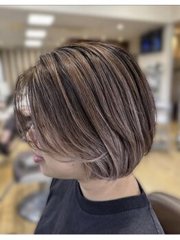 アートランドユージン(art land u-jin)の写真/タイト＆ボリュームの調整でどんな顔型もキレイなたまご型に見えるように導き、小顔に見せるショートへ◎