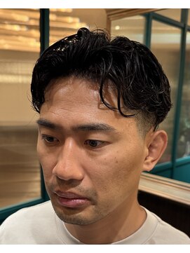 モーリーズバーバーショップ 北浜本店(MORLY’s Barbershop) ビジネスナチュラルパーマスタイル