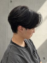オグジュアリー 表参道(aux.)&nbsp;毛流れパーマでつくる扱いやすい黒髪センターパート