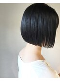 【HASAMI.】やや前下がり。