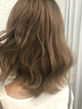 ラビス 浦和(Lovis) デザインカラー/レイヤーカット/ウェットヘア/夏のヘアアレンジ