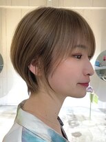 ストレータ バイ マリオ(Strata by mario)&nbsp;小顔ショート×透け感ダブルカラーベージュ