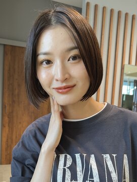 ビュートリアム 南青山(BEAUTRIUM) 丸くないボブ　ストレートボブ　コスメストレート