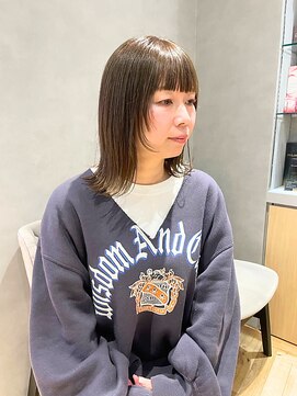 ジルバイジアン(JILL by GIEN) ブリーチなし◇ワイドバング◇外ハネぱっつんボブ@sarina