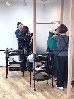 ヘア ルーム ギフト(gift)の写真/【女性スタッフのみ】年齢とともに変化する女性ならではのお悩みに寄り添います◎髪質改善もおまかせ！
