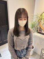 オリーブベージュ
