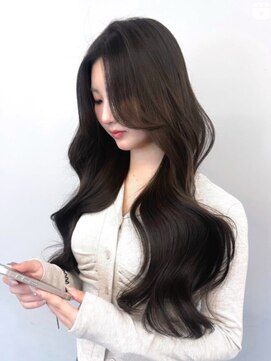 エル バイ アンキシム(elu by AHNKISM) 韓国風レイヤーカット顔まわりくびれワンホンヘア心斎橋