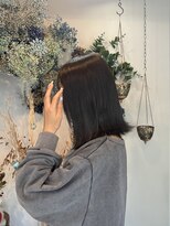 ハチ(Hachi)&nbsp;やわらか外はねストレートミディアム