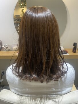 パラゴ(PARAGO.) ミディアムヘア×プラチナブラウン