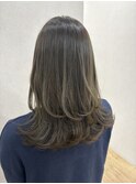 レイヤーカット×アッシュカラー