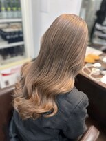 ルアナ 名古屋店(Luana) 髪質改善カラーとブリーチでつくるヘーゼルベージュ