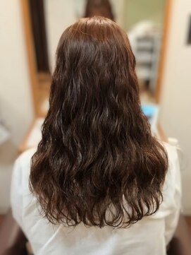 フリージア(freesia) 30代40代50代/大人ロング/ロングパーマ