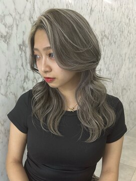 ソーバイスターク(THOR by stark) 海外風ハイライトでかっこよさと可愛さを。