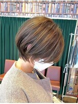 アース 郡山コスモス通り店(HAIR&MAKE EARTH)&nbsp;大人上品な丸みショートボブ × 白髪ぼかしハイライト