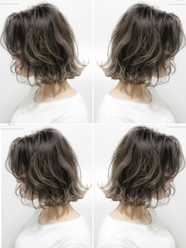 トルネード(TORNADO) 外国人風ボブ ハイライトグラデーション グレージュ 外ハネ