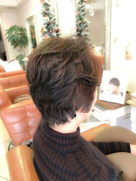 ファミーユ ヘア(Famille Hair) ６０歳代オススメ☆ショートパーマ