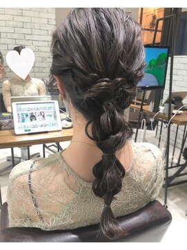 フェリア 渋谷(Feria) 【filo by feria】編みおろしアレンジ 福田沙也加