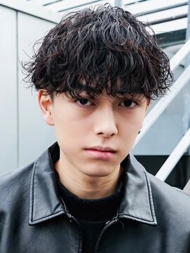 ウェイビーエフティフィフス 横浜西口(WAVEY ft.fifth) 波巻きスパイラルパーマセンターパート波巻きパーマツーブロック