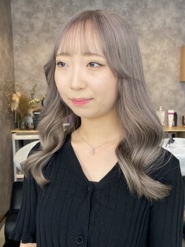 リル 溝の口(LiL) ミルクティーグレージュ/ブリーチ/ダブルカラー/レイヤーカット