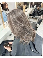 ブレンド 渋谷(BLend)&nbsp;ハイライトブルージュマチルダボブインナーグレージュ前髪