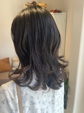 リヴゴーシュ(rive gauche) 巻き髪レイヤースタイル