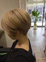 ベル(Bell)&nbsp;20代/30代/40代/大人ショートボブ/耳かけショート