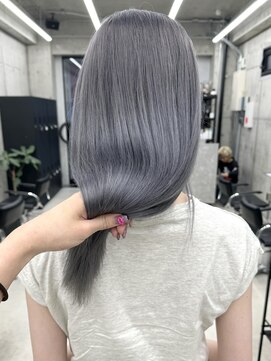 ディーエヌエー バイ エゴル(DiNA by ENGOL) ハイトーン/ブルーシルバー/寒色カラー