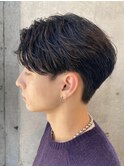 原宿ニュアンスパーマ毛流れセンターパートヘアツーブロック黒髪