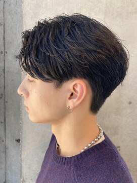 フィフス(fifth) 原宿ニュアンスパーマ毛流れセンターパートヘアツーブロック黒髪