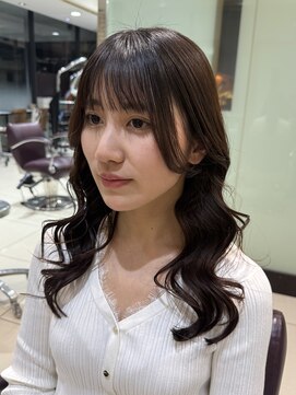 アメリ バイ アピッシュ(Amelie by apish) コテ巻き風パーマ韓国風パーマロングパーマ前髪パーマ