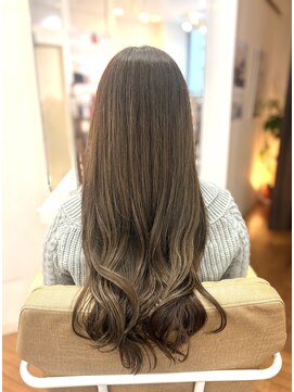 ムーア(MUA) 【スモーキーカラー】×ロングヘア