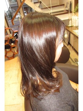 コアフィールフィス(COIFFURE fils) 緩めのカールでほんのりラフに