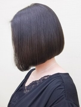 クアトログランシュ ひたちなか店(QUATRO×GranCieux) 前下がりのグランジボブ