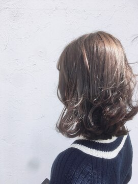 ロンド(Le rond) ナチュラルなアッシュベージュスタイル