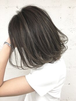 ロゼ 京橋(Rose)の写真/[京橋/学割]カット+カラー(リタッチ)+Ｔｒ¥4950/全体カラー¥4950/白髪もこだわりのデザイン性を―。