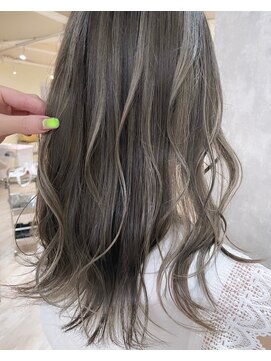 リーアジット(Ly a jitto) White gray ×3Dhighlight