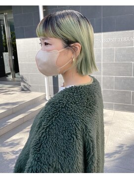 ジーナ バイ アルティナ(Dina by artina) ライムグリーン_オン眉ボブ_ワンレンボブ_グリーンカラー3