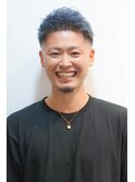 バーバースタイルソフトモヒカン刈り上げショート透け感アッシュ