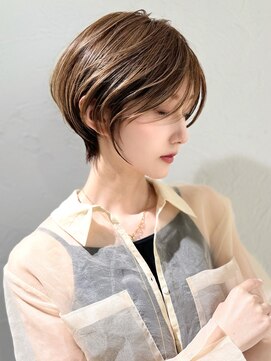 アンド ストーリーズ(&STORIES) 前髪なし小顔ひし形丸み耳掛け大人ショート20代30代40代50代＊