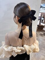 シュリット(schritt) クラシカルタイトシニヨン×黒リボン結婚式ヘア渋谷mutsuki