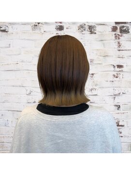 【大人女子♪】裾カラーの外はねボブ