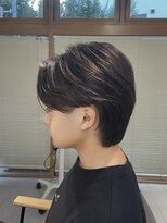 ネオリーブウリ 二子玉川店(Neolive uri)&nbsp;ブルーブラックフェザーパーマサーフカールセンターパート