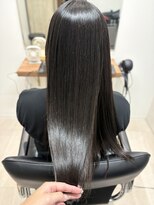 エレノア 藤沢(Eleanor) 艶髪ロングの縮毛矯正