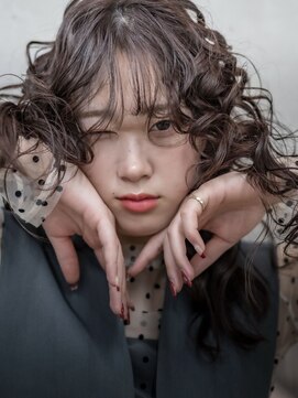 ニジュウサンド ナダーン(23° NADAUN) レイヤー/ハッシュカット/レイヤーカット/ブリーチ/ダブルカラー